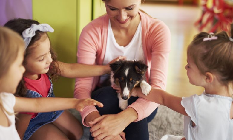 Fusionner Familles à Poils : Conseils pour Intégrer un Animal avec Enfants en Toute Sérénité