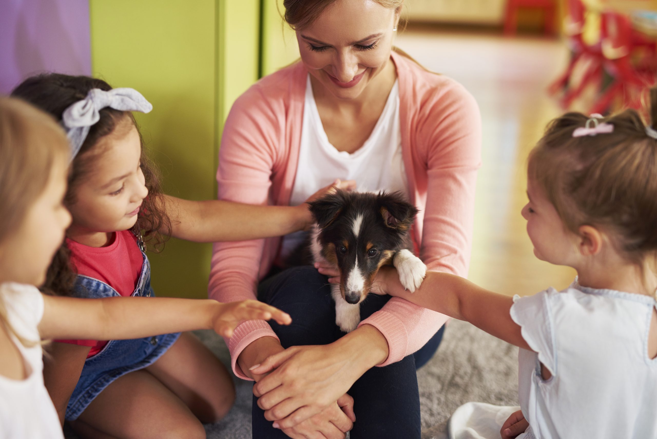 Fusionner Familles à Poils : Conseils pour Intégrer un Animal avec Enfants en Toute Sérénité