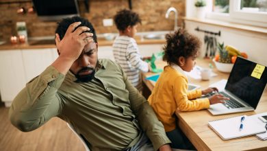 Parent épuisé ? Voici comment sortir du burn out parental et retrouver