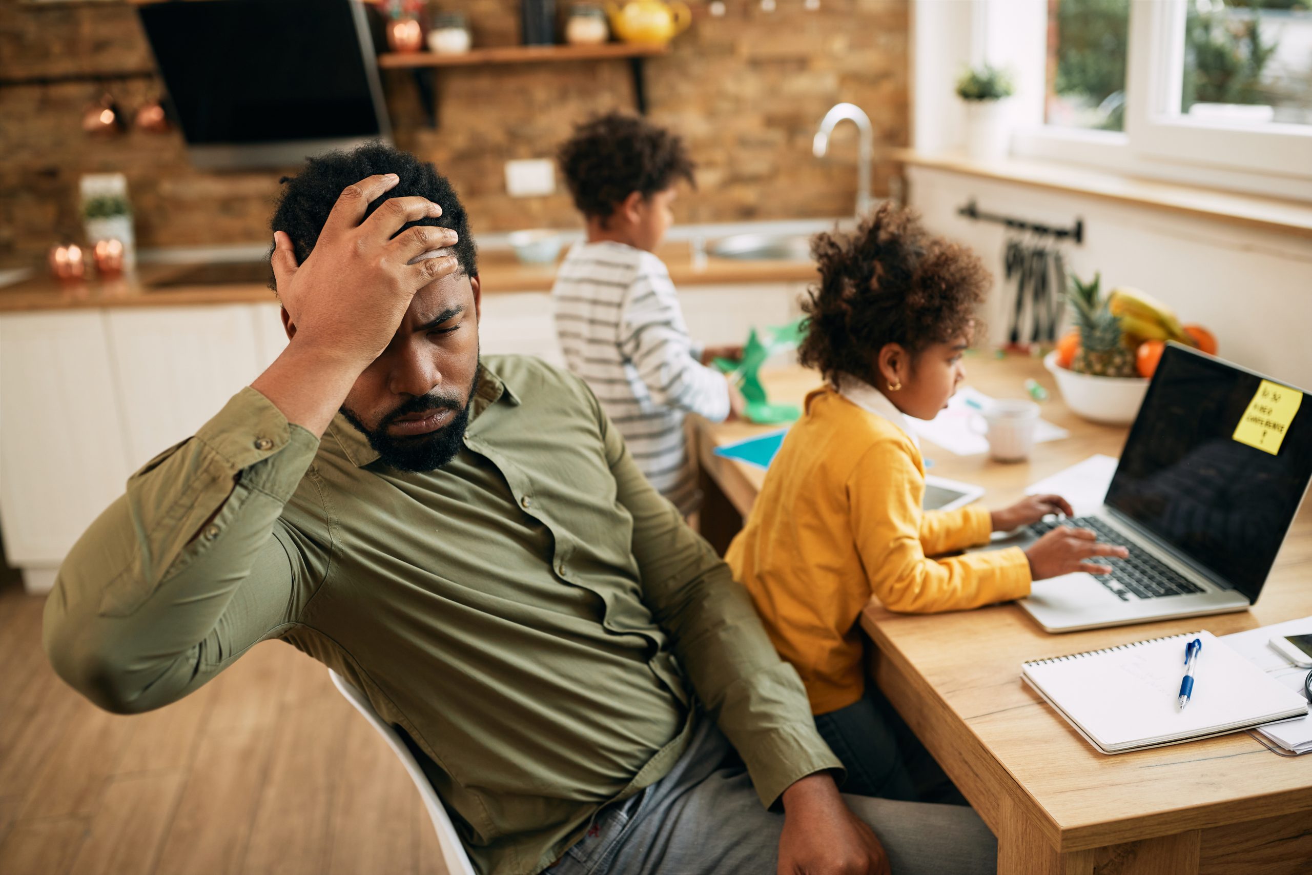 Parent épuisé ? Voici comment sortir du burn out parental et retrouver