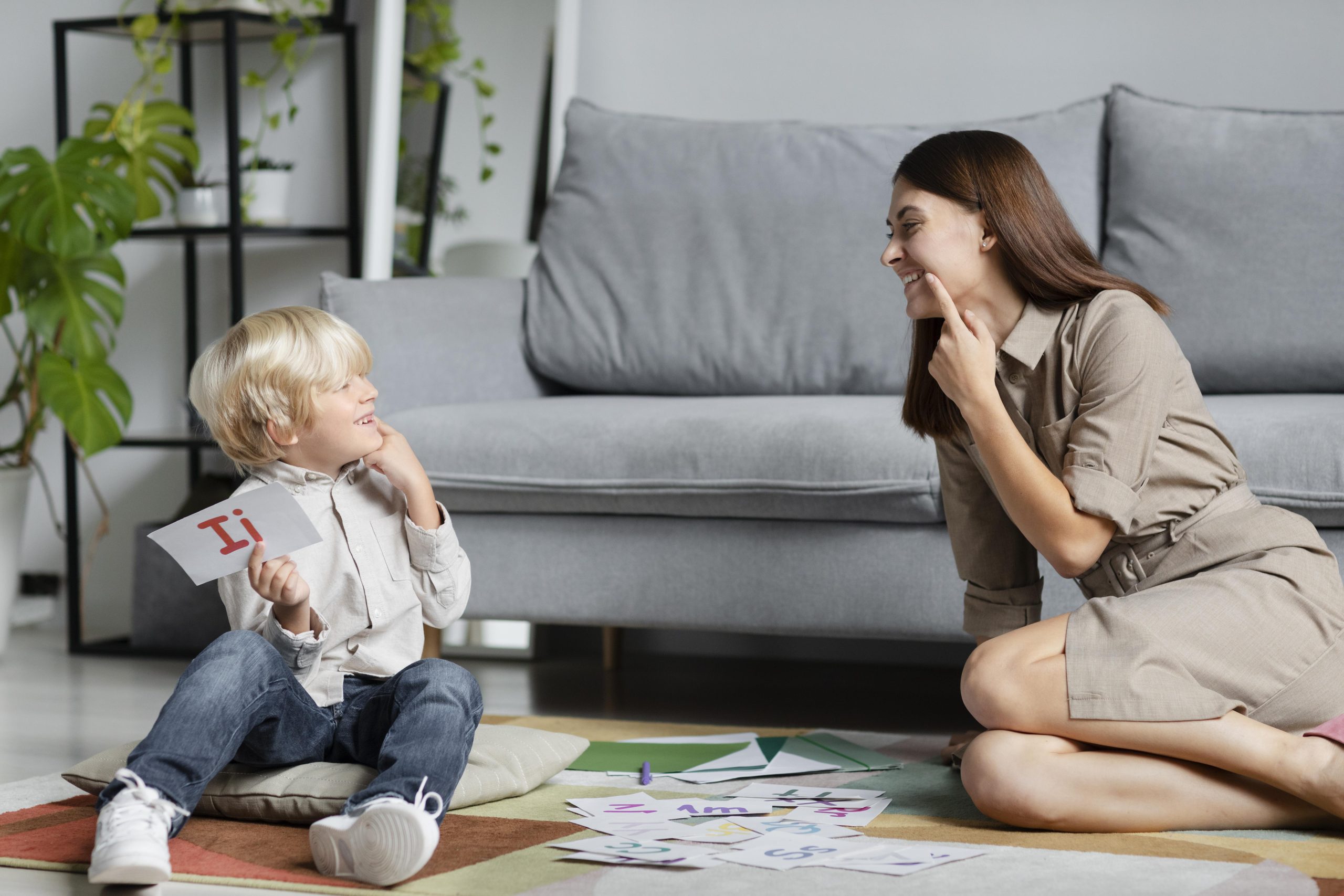 Plongez dans l'univers secret de la communication non verbale avec votre bébé curieux !