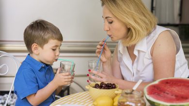 Transformez les repas en aventures ludiques : Astuces pour apaiser les caprices alimentaires des tout-petits.