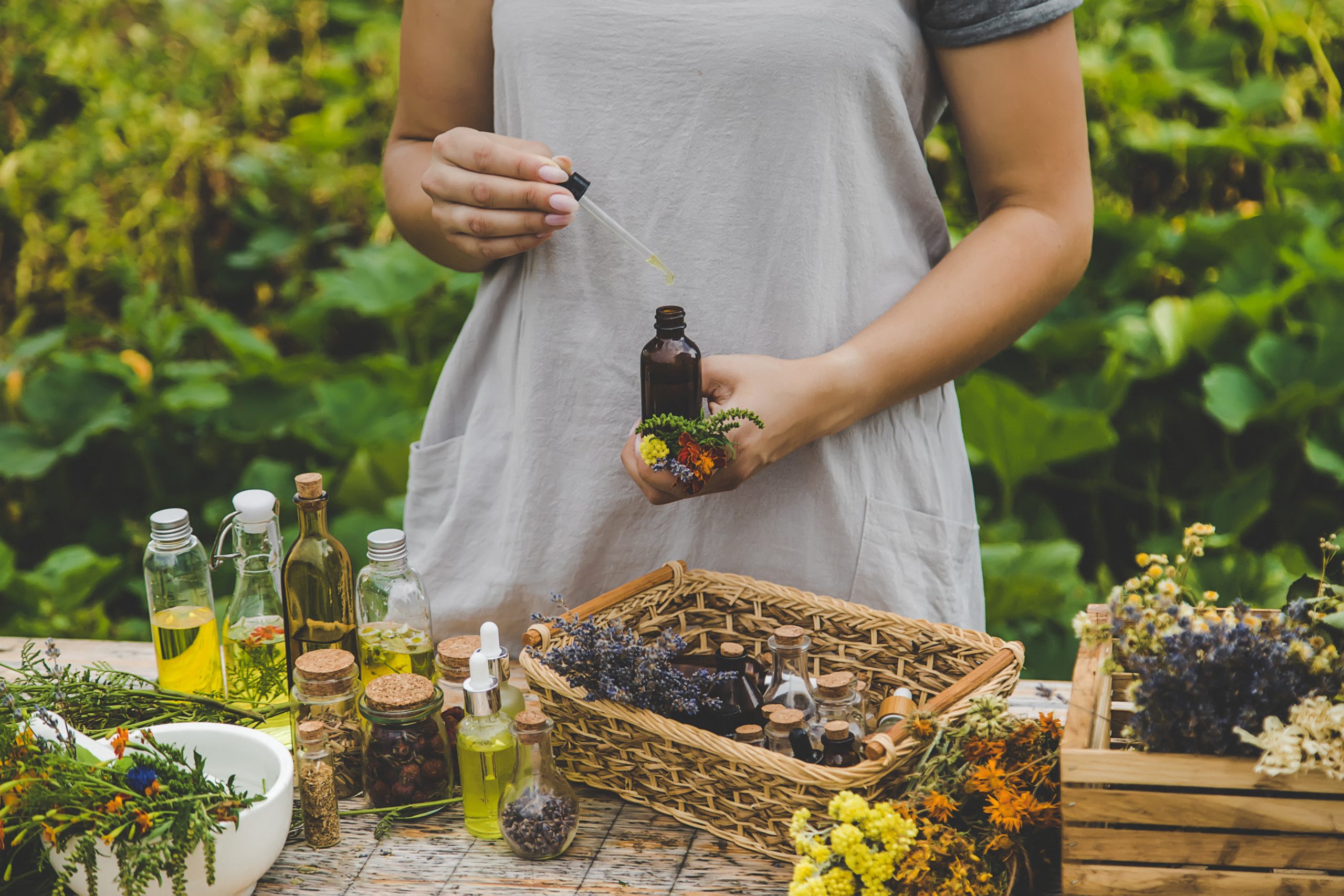 Adieu Stress : Huiles essentielles, des alliées magiques pour retrouver sérénité et bien-être !