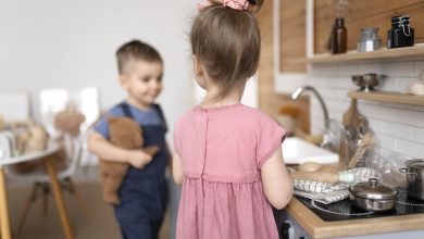 Conseils pratiques pour établir une routine solide qui favorise la croissance et le bonheur de votre enfant.