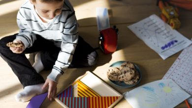 Naviguer l'univers de la subjectivation : Comment l'identité s'épanouit chez les enfants curieux.