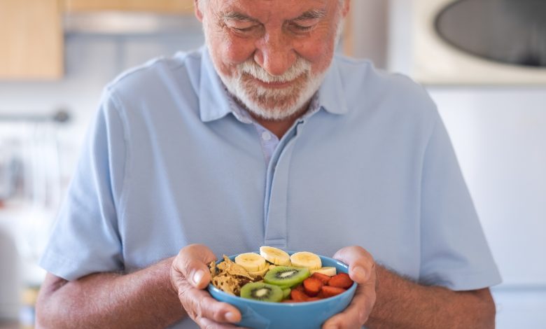 Des Aliments Simples pour Combattre un Problème Silencieux : Vaincre la Constipation dans la Maladie d'Alzheimer.