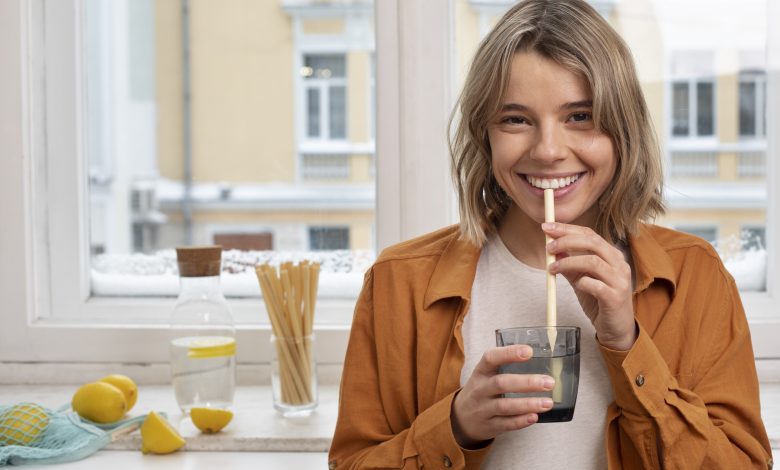 Découvrez les Effets des Pailles en Plastique, Végétales, Inox et Verre sur la Santé et l'Environnement.