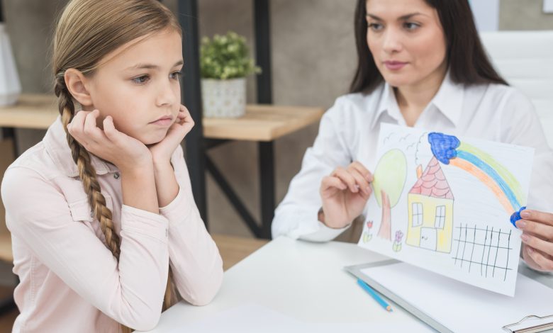 Accompagner les enfants dans l'adversité : Les pédopsychiatres face aux défis de la crise.