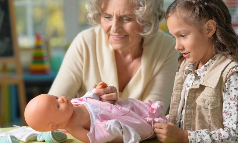 Favorisez une Transition Douce et Complice pour Accueillir Bébé et Aîné avec Joie !