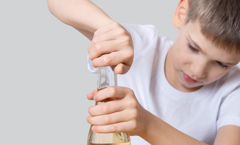 Soutenir les Enfants de Parents Alcooliques : Un Chemin vers l'Espoir et la Résilience