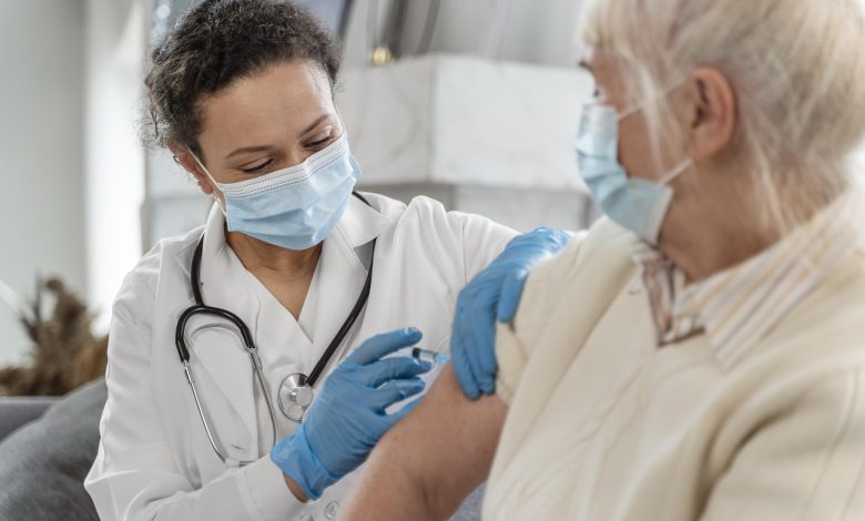 Découvrez comment les vaccins courants pourraient aider à réduire le risque de développer l'Alzheimer.