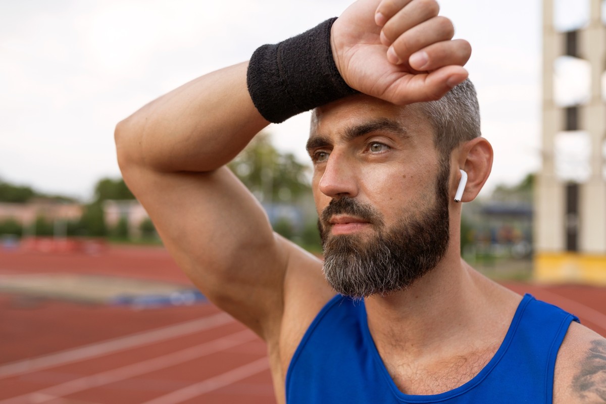 Découvrez comment le sport peut atténuer la fatigue associée au traitement du cancer de la prostate.