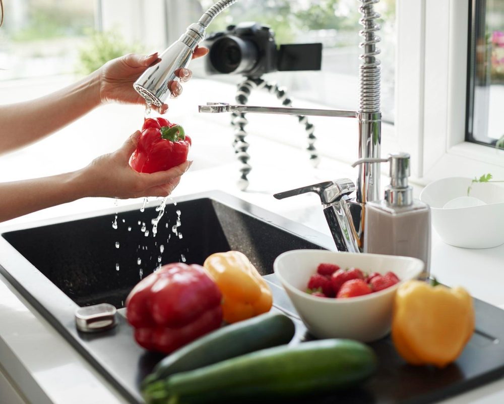 Maîtrisez l'Art du lavage des fruits et légumes pour des plats sains et savoureux