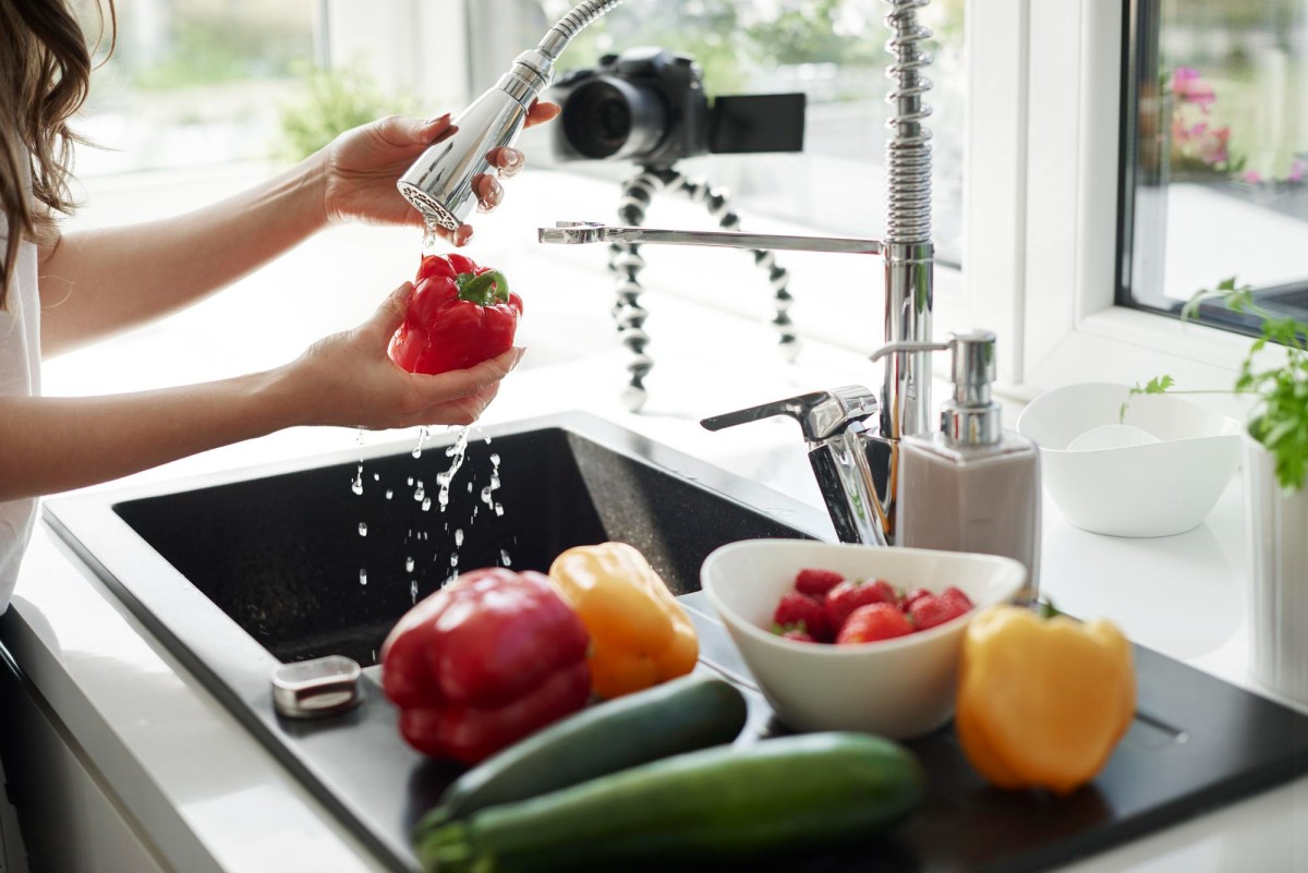 Maîtrisez l'Art du lavage des fruits et légumes pour des plats sains et savoureux