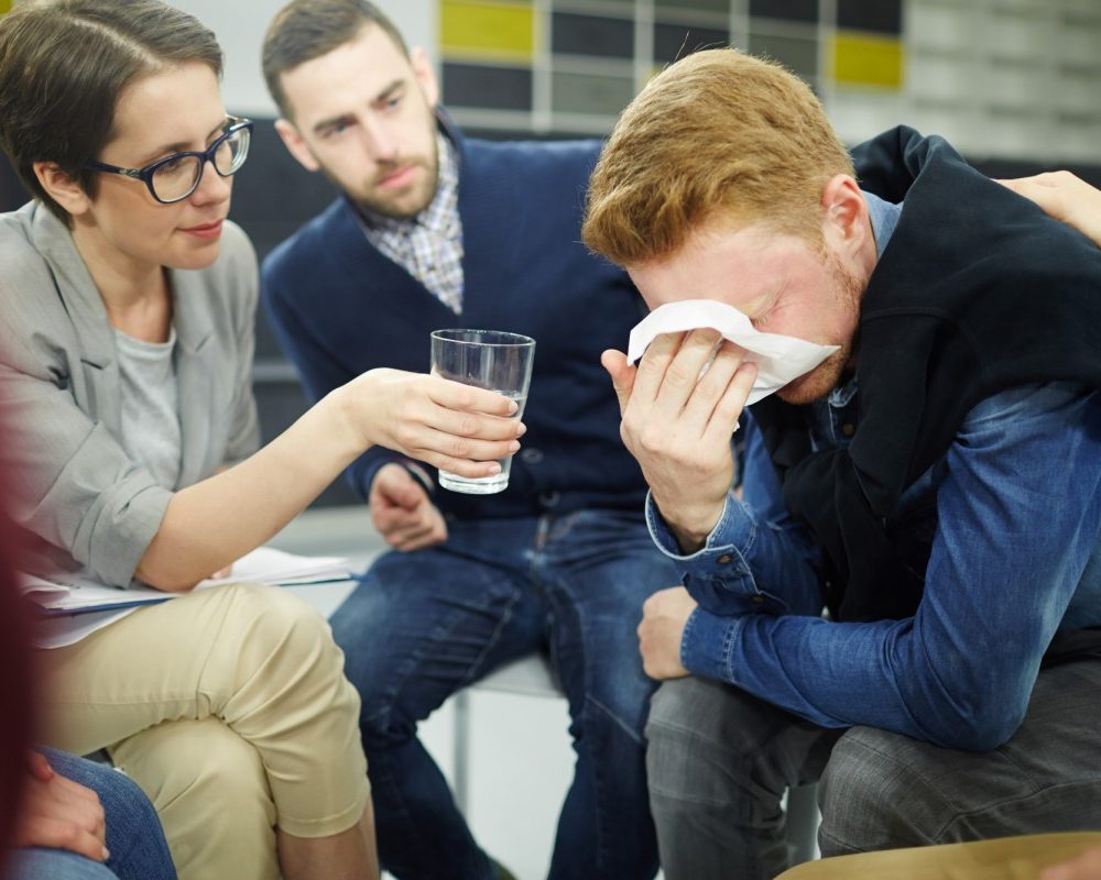 Comprendre les causes des troubles psychiatriques chez les personnes adoptées pour une meilleure prise en charge