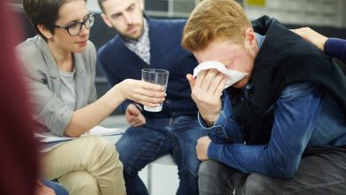 Comprendre les causes des troubles psychiatriques chez les personnes adoptées pour une meilleure prise en charge