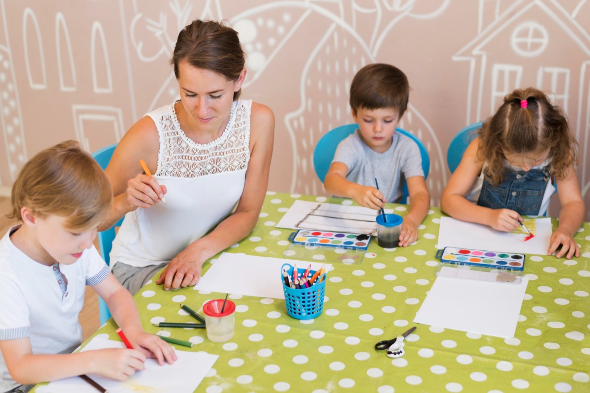 Soutenez la révolution des microcrèches privées le gouvernement transforme la garde d'enfants en 2023