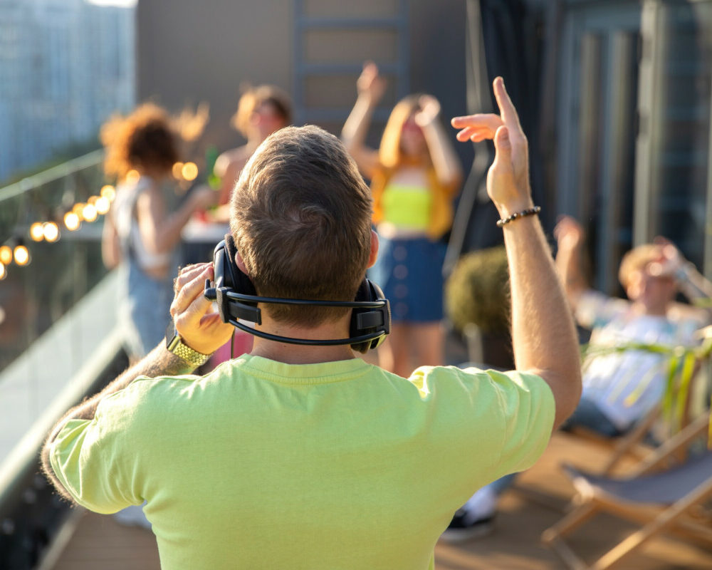 Savoir protéger votre ouïe lors de concerts conseils essentiels pour préserver votre audition