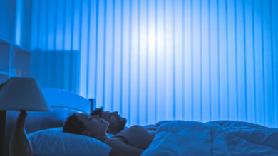 Soyez zen au coucher : Découvrez comment éliminer l'Impact négatif de la lumière bleue sur votre sommeil