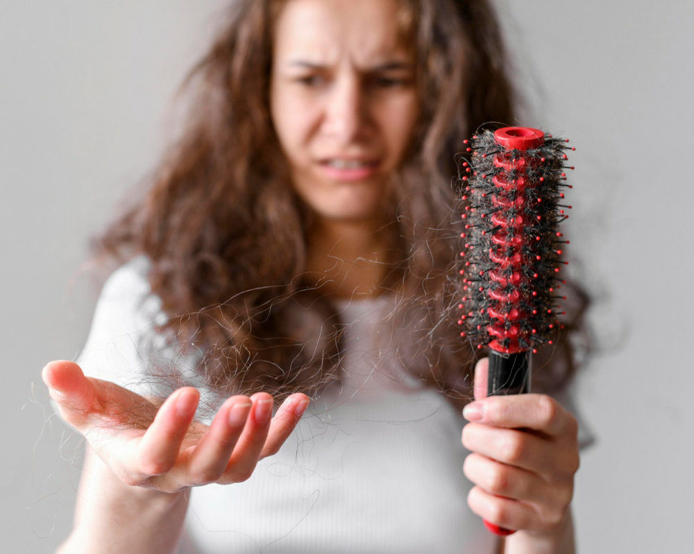 Découvrez comment la consommation de boissons sucrées peut affecter la santé de vos cheveux.