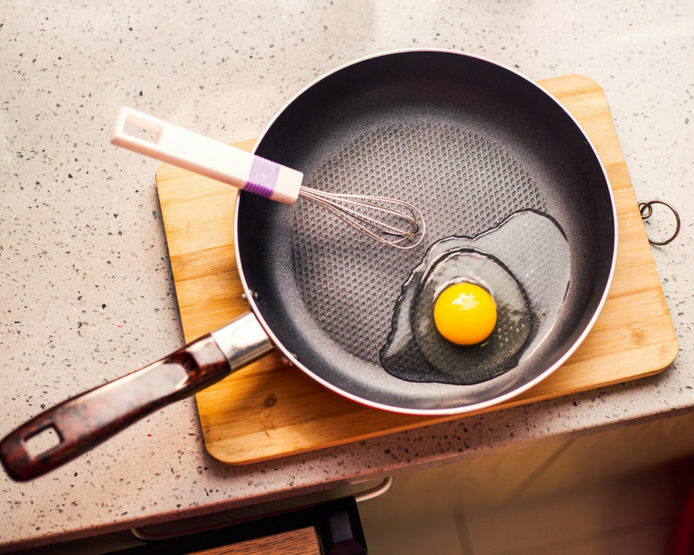 Dangers des casseroles abîmées préservez votre santé alimentaire