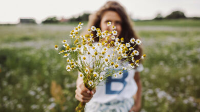 Découvrez des astuces pratiques pour vous protéger efficacement du pollen et prévenir les allergies saisonnières.