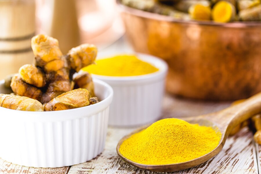 Le curcuma une épice aux bienfaits surprenants pour votre santé et votre cuisine