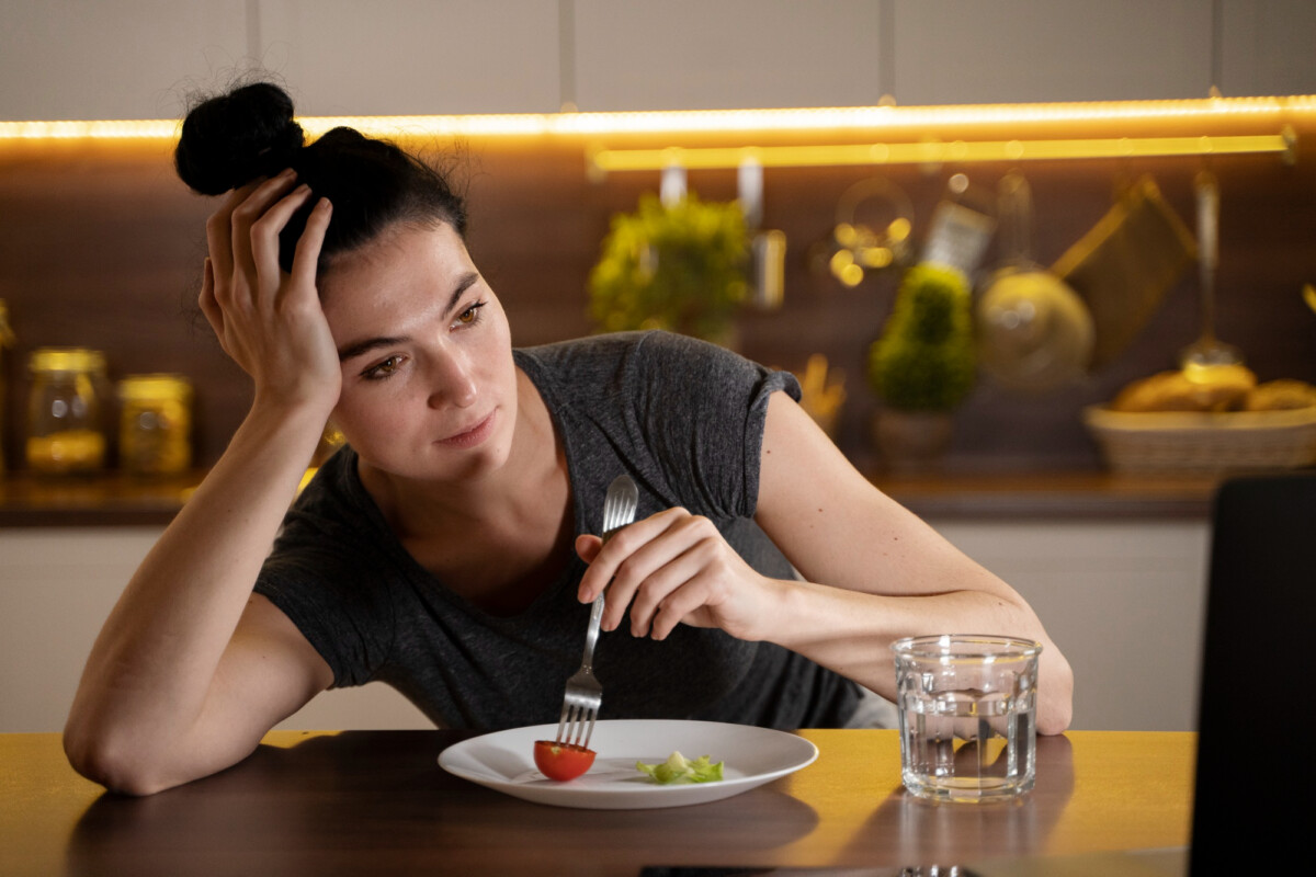 Impacts métaboliques des repas nocturnes sur la combustion calorique.