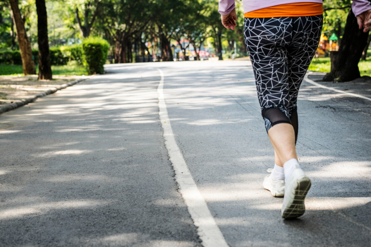 Marcher 11 minutes par jour une étude révèle son impact majeur sur la longévité