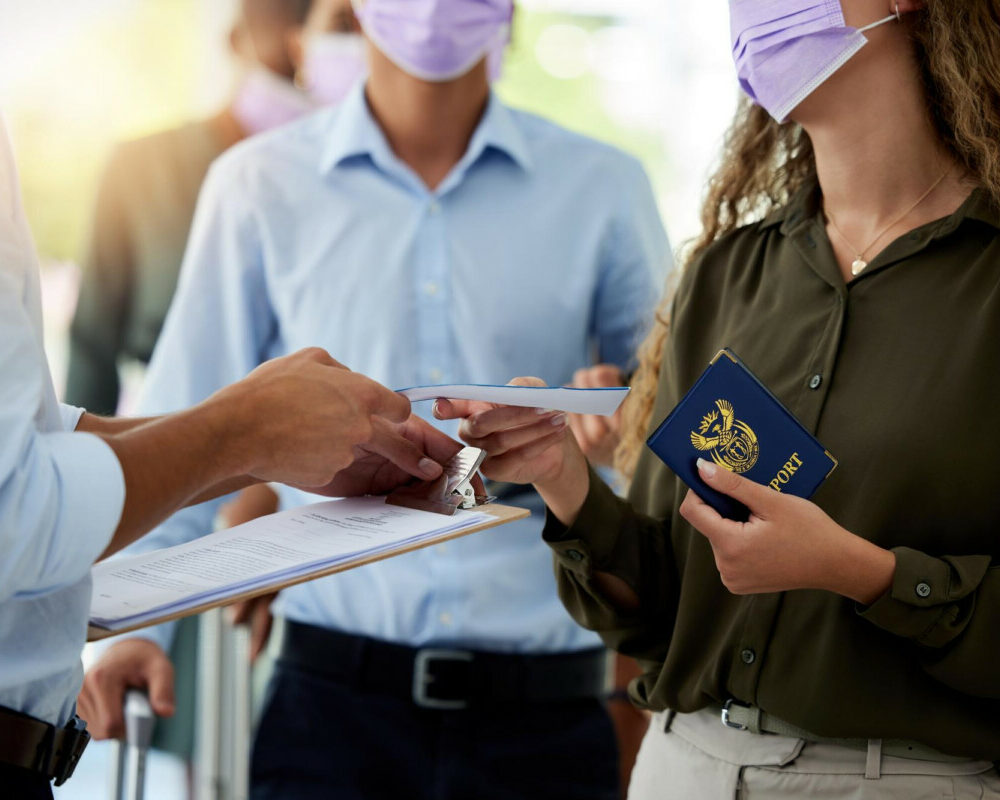 Sécurisez votre voyage en évitant les virus dans les aéroports avec ces précieux conseils.