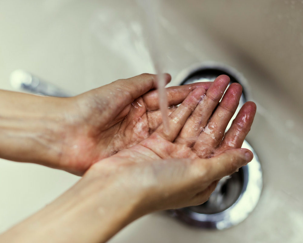 Suppression 97 % polluants eau du robinet découverte majeure des chercheurs.