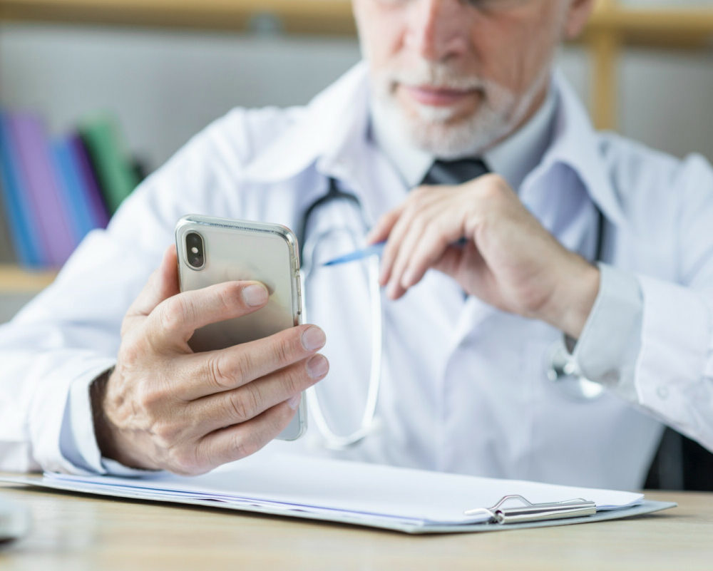 Les dangers méconnus de parler au téléphone impact sur la santé cardiovasculaire