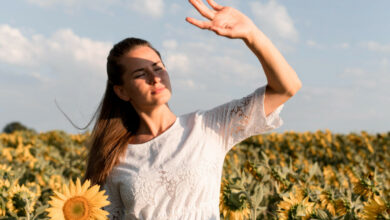 Solutions pour apaiser et guérir les boutons d'allergie au soleil de manière efficace.