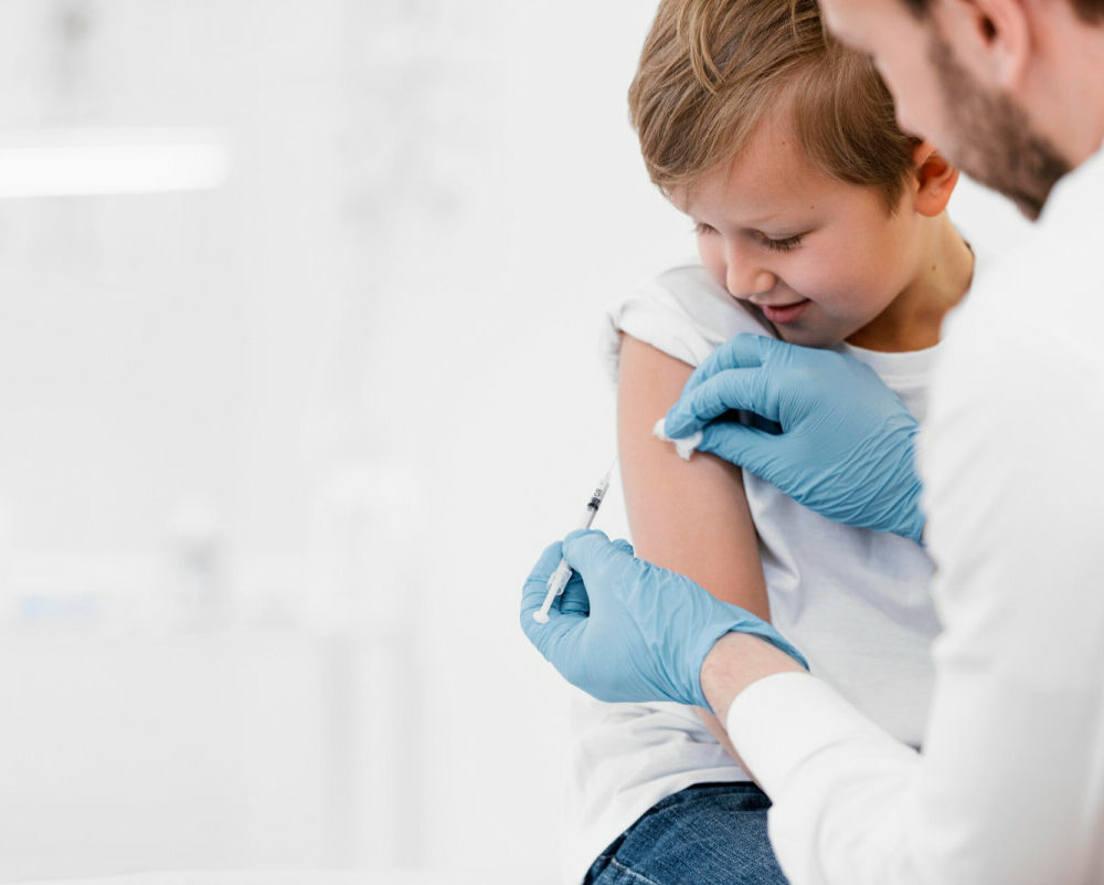 Santé infantile en épidémie de grippe les avantages et les préoccupations de la vaccination.