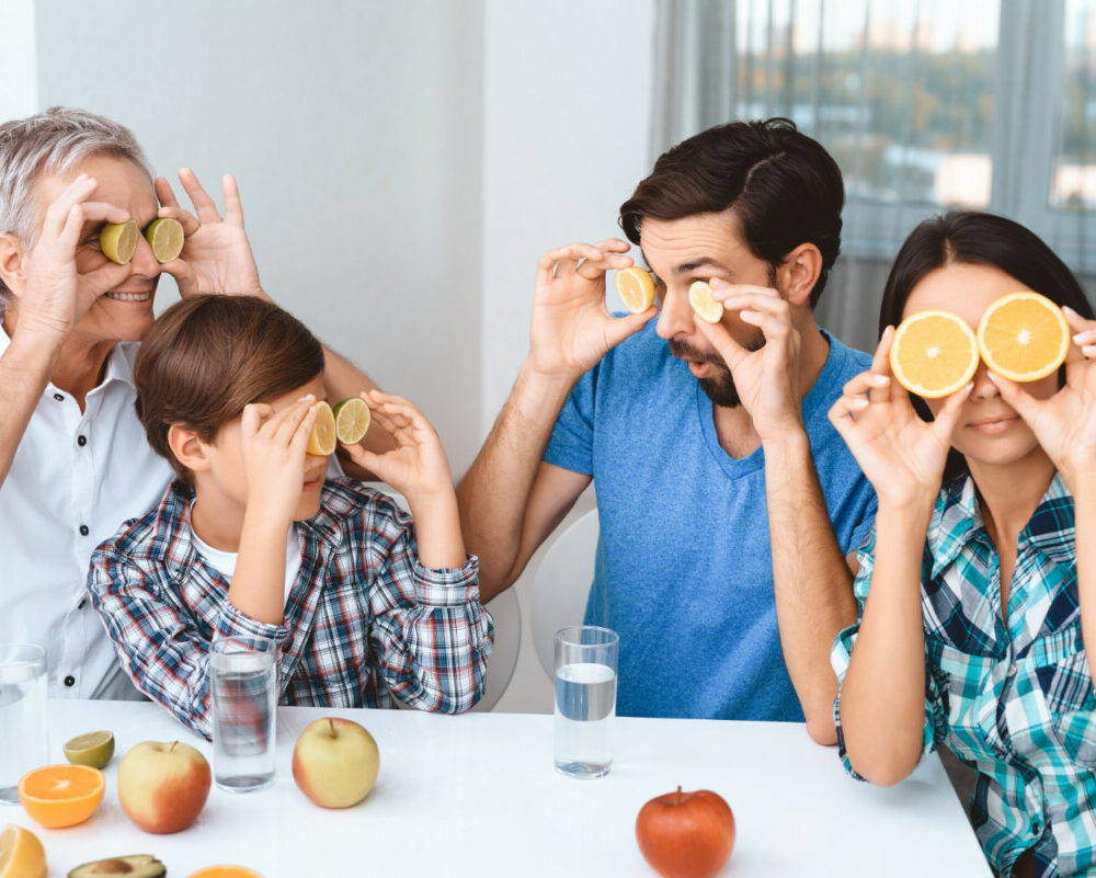 Découvrez les raisons derrière les similitudes des goûts entre parents et enfants.