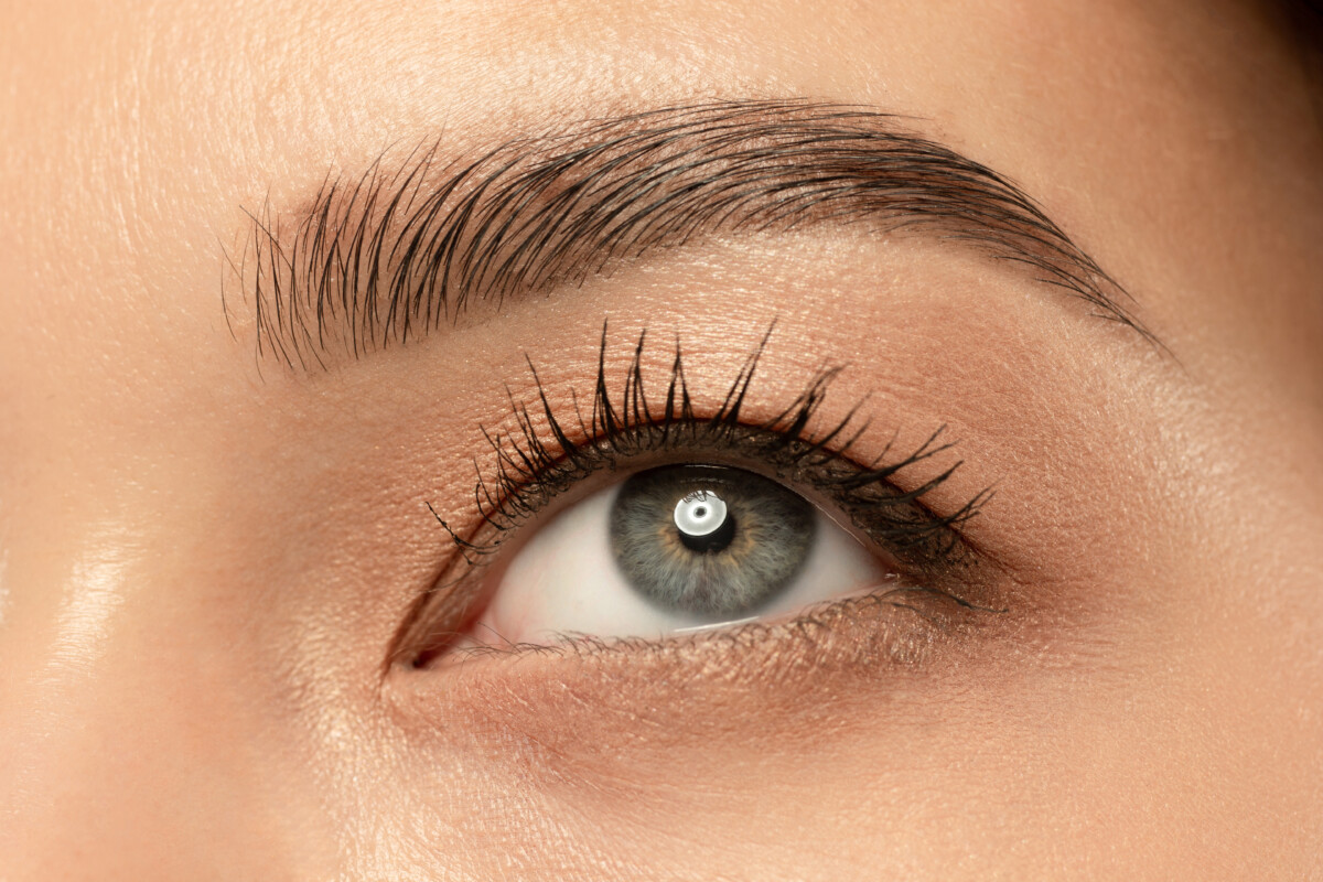 belle-jeune-femme-s-eye-close-up-shot