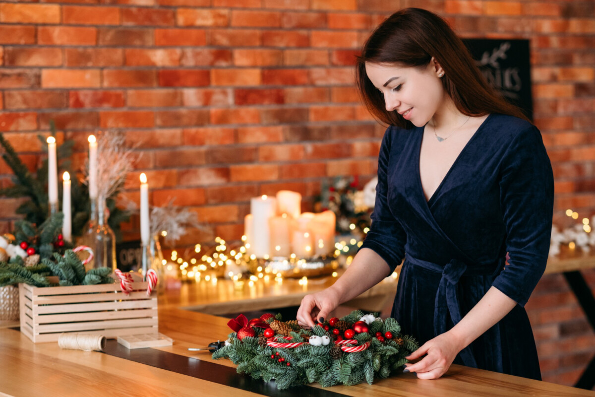 Soyez prêt pour une soirée de Noël mémorable avec nos conseils de préparation essentiels.