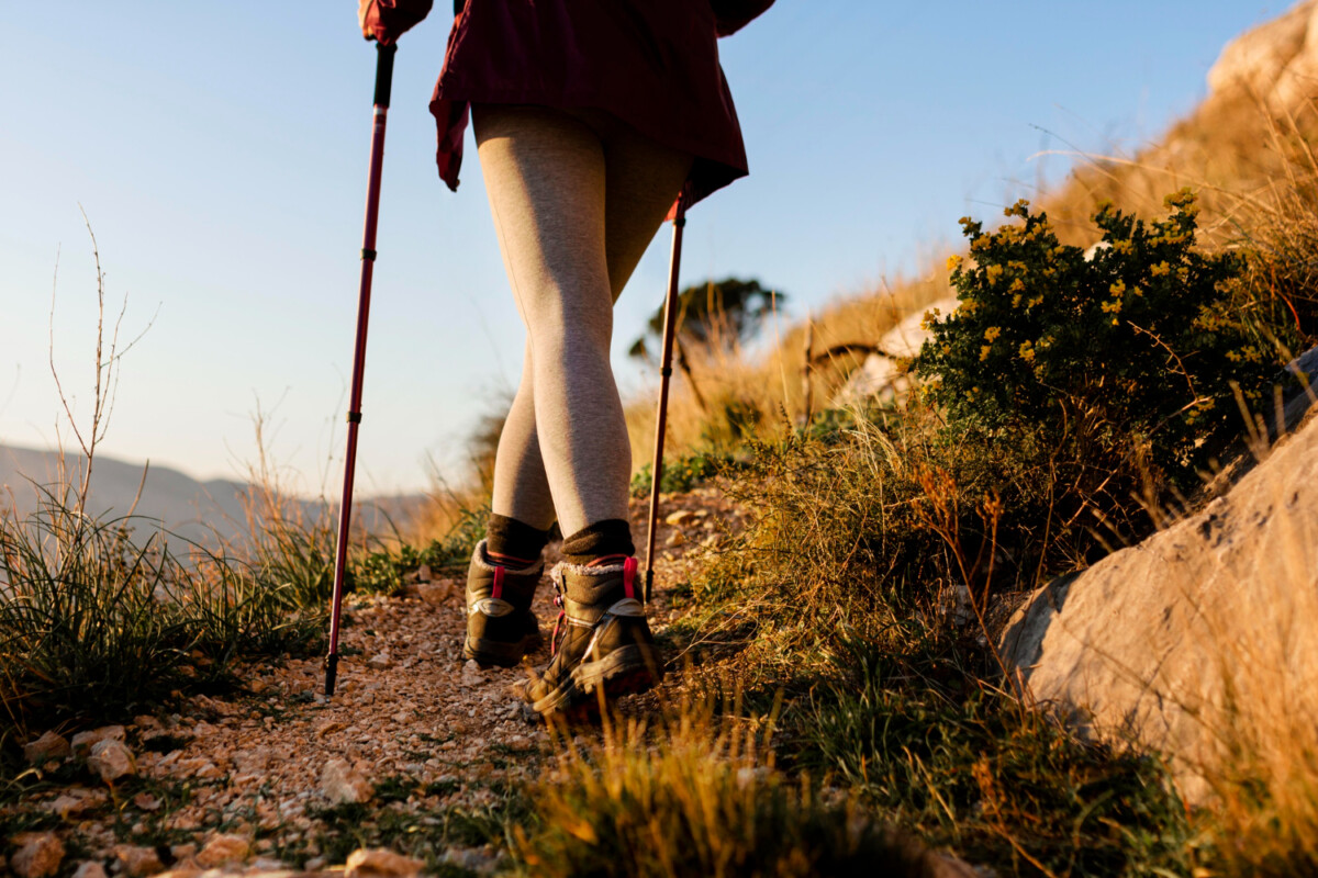 Santé cardiovasculaire ernforcée : Les bienfaits du rucking en marche sportive