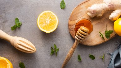 Soulagez la toux persistante avec la recette naturelle d'un médecin urgentiste : miel et citron.