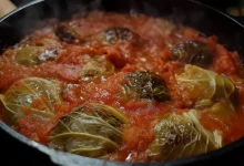 choux-farci-recette-de-grand-mère-en-cocotte-sauce-tomate
